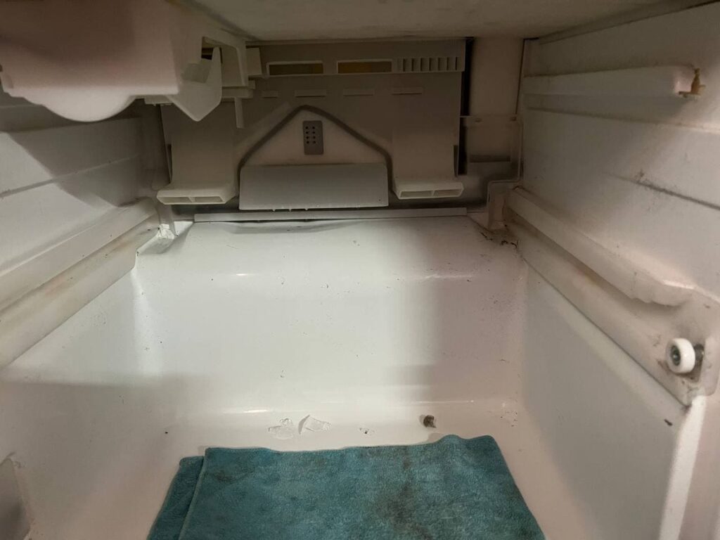 冷蔵庫修理前1